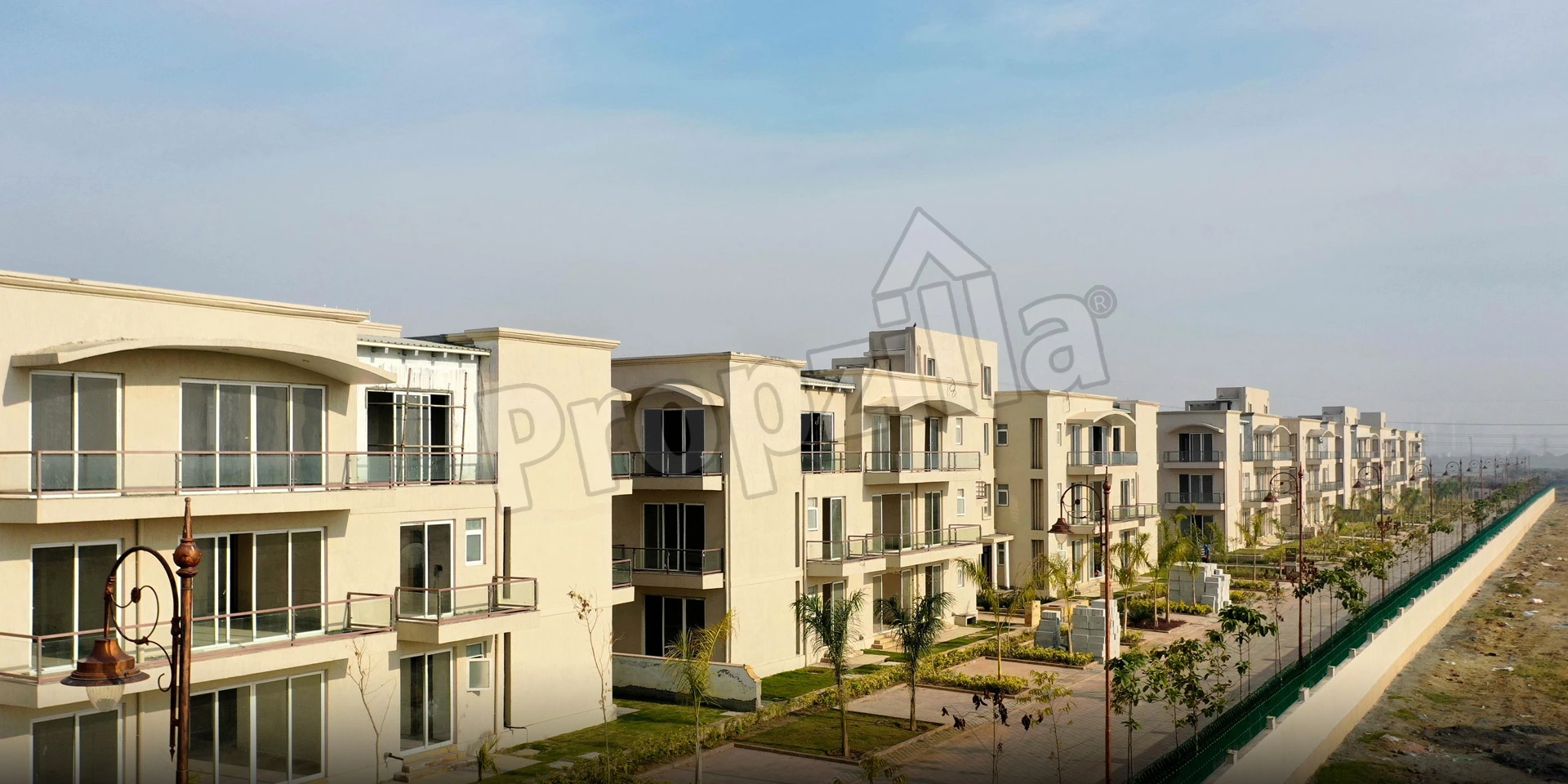 bptp amstoria luxury apartment